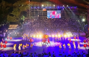 Festivals open nationwide on public holiday