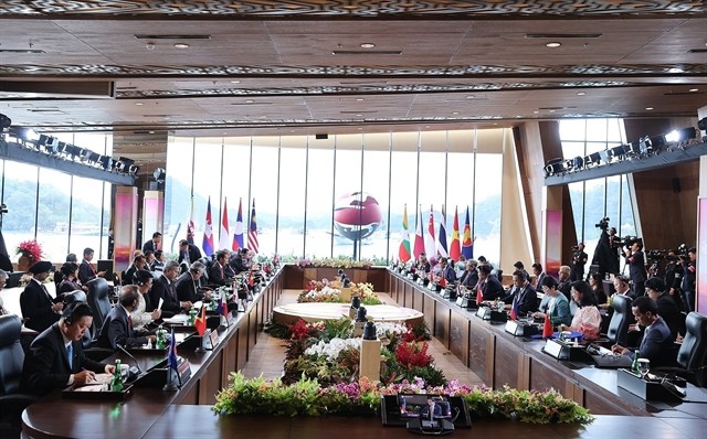 ASEAN leaders at the meeting with High-Level Task Force (HLTF) on the ASEAN Community Vision 2025 and Post-2025. — VNA/VNS Photo Dương Giang