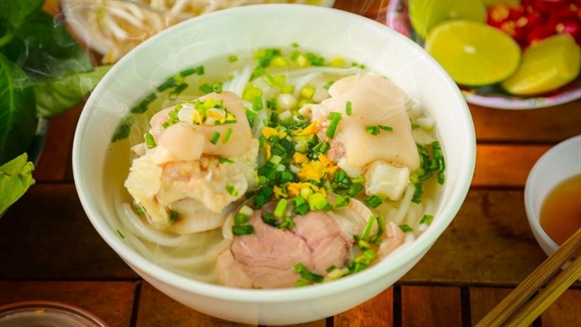 Trảng Bàng rice noodle soup. — Photo mia.vn Trảng Bàng rice noodle soup. — Photo mia.vn