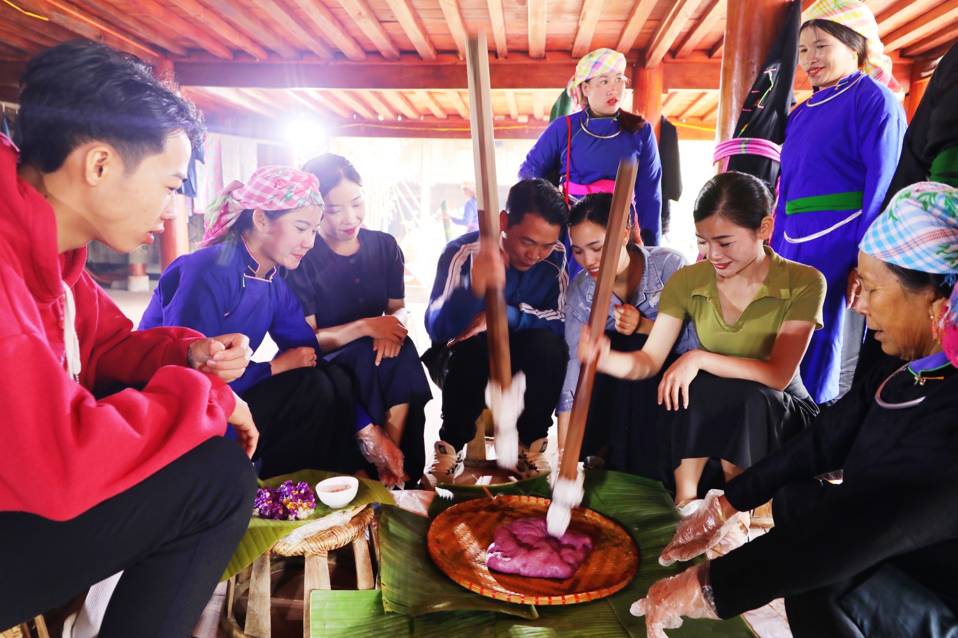 Making traditional cakes in a Tay’s house Making traditional cakes in a Tay’s house