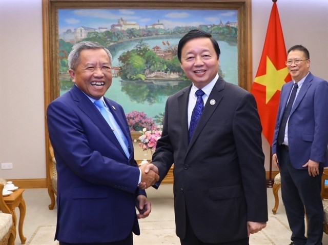 Vietnamese Deputy Prime Minister Trần Hồng Hà meets Lao Minister of Technology and Communications Boviengkham Vongdara in Hà Nội on May 29, 2023. — VNA/VNS Photo Văn Điệp