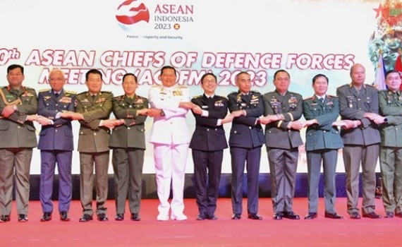 Heads of delegations to the 20th ASEAN Chiefs of Defence Forces Meeting (ACDFM 20). VNA/VNS Photo