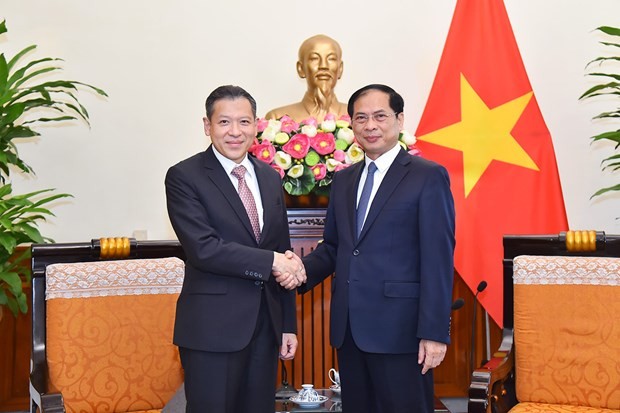 Vietnamese Minister of Foreign Affairs Bùi Thanh Sơn (right) receives Deputy Permanent Secretary for Foreign Affairs of Thailand Sarun Charoensuwan. Vietnamese Ministry of Foreign Affairs Photo