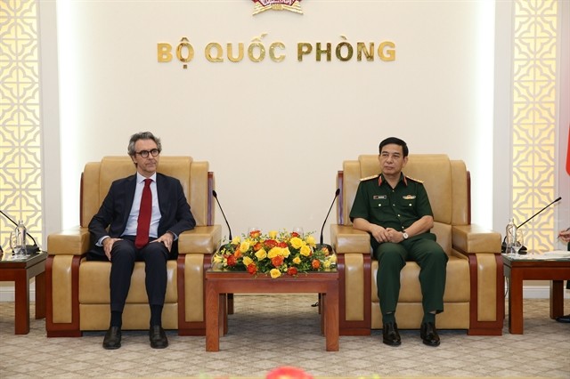 Minister of National Defence General Phan Văn Giang (right) had talks with Ambassador Giorgio Aliberti, head of the European Union (EU) Delegation to Việt Nam. — VNA/VNS Photo Minister of National Defence General Phan Văn Giang (right) had talks with Ambassador Giorgio Aliberti, head of the European Union (EU) Delegation to Việt Nam. — VNA/VNS Photo