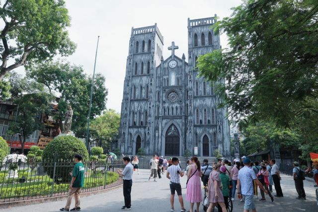 St Joseph Cathedral on Nhà Chung Street is among iconic landmarks of Hà Nội. VNS Photo Trương Vị St Joseph Cathedral on Nhà Chung Street is among iconic landmarks of Hà Nội. VNS Photo Trương Vị