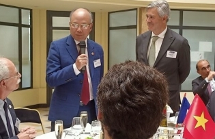 French firms eye maritime economic cooperation with Vietnam