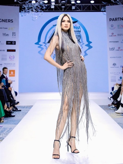 INSPIRING: Vietnamese model Anh Thư in a look by designer Lê Thanh Hoà, who will open AVIFW Spring/Summer 2023 with his latest collection called 'Hoa Trên Sóng Nước' (Flowers and the Waves). Photo courtesy of Multimedia JSC INSPIRING: Vietnamese model Anh Thư in a look by designer Lê Thanh Hoà, who will open AVIFW Spring/Summer 2023 with his latest collection called 'Hoa Trên Sóng Nước' (Flowers and the Waves). Photo courtesy of Multimedia JSC
