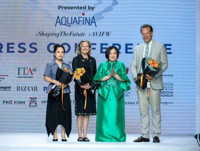 DIGNITARIES: VIFW President Lê Thị Quỳnh Trang (2nd from right) with AVIFW’s partners: Daniël Stork, consul general of the Netherlands (1st right); Rebecca Ball, senior Trade and Investment commissioner of Austrade Vietnam (2nd left); and Ly Vũ of the Economic and Trade Office, Embassy of Israel in Việt Nam (1st left). Photo courtesy of Multimedia JSC  DIGNITARIES: VIFW President Lê Thị Quỳnh Trang (2nd from right) with AVIFW’s partners: Daniël Stork, consul general of the Netherlands (1st right); Rebecca Ball, senior Trade and Investment commissioner of Austrade Vietnam (2nd left); and Ly Vũ of the Economic and Trade Office, Embassy of Israel in Việt Nam (1st left). Photo courtesy of Multimedia JSC