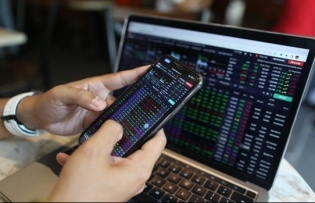 Korean investors turn into net buyers of Vietnamese stocks