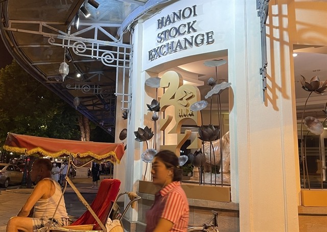 Outside the Hà Nội Stock Exchange's building in Hà Nội. — VNS Photo Ly Ly Cao