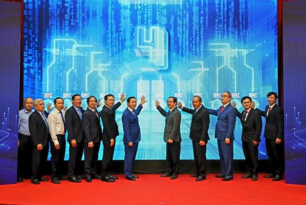 At the launch of the Electronics and Semiconductor Centre (Photo: VNA)