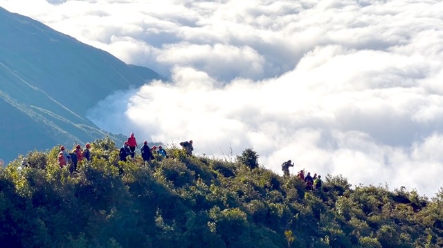 A mountain climbing event will be held for journalists to discover the beauty of Tà Chì Nhù Mountain of Trạm Tấu District in Yên Bái Province on September 29-October 1. Photo courtesy of Pháp Luật Việt Nam newspaper A mountain climbing event will be held for journalists to discover the beauty of Tà Chì Nhù Mountain of Trạm Tấu District in Yên Bái Province on September 29-October 1. Photo courtesy of Pháp Luật Việt Nam newspaper