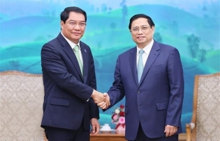 Prime Minister praises Hanoi-Vientiane cooperation
