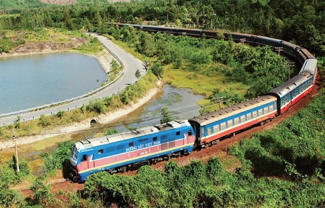 A train of the Vietnam Railways Corporation. The Government has issued an action plan for the development orientation of Việt Nam's railway transport system. — Photo courtesy of baodautu.vn