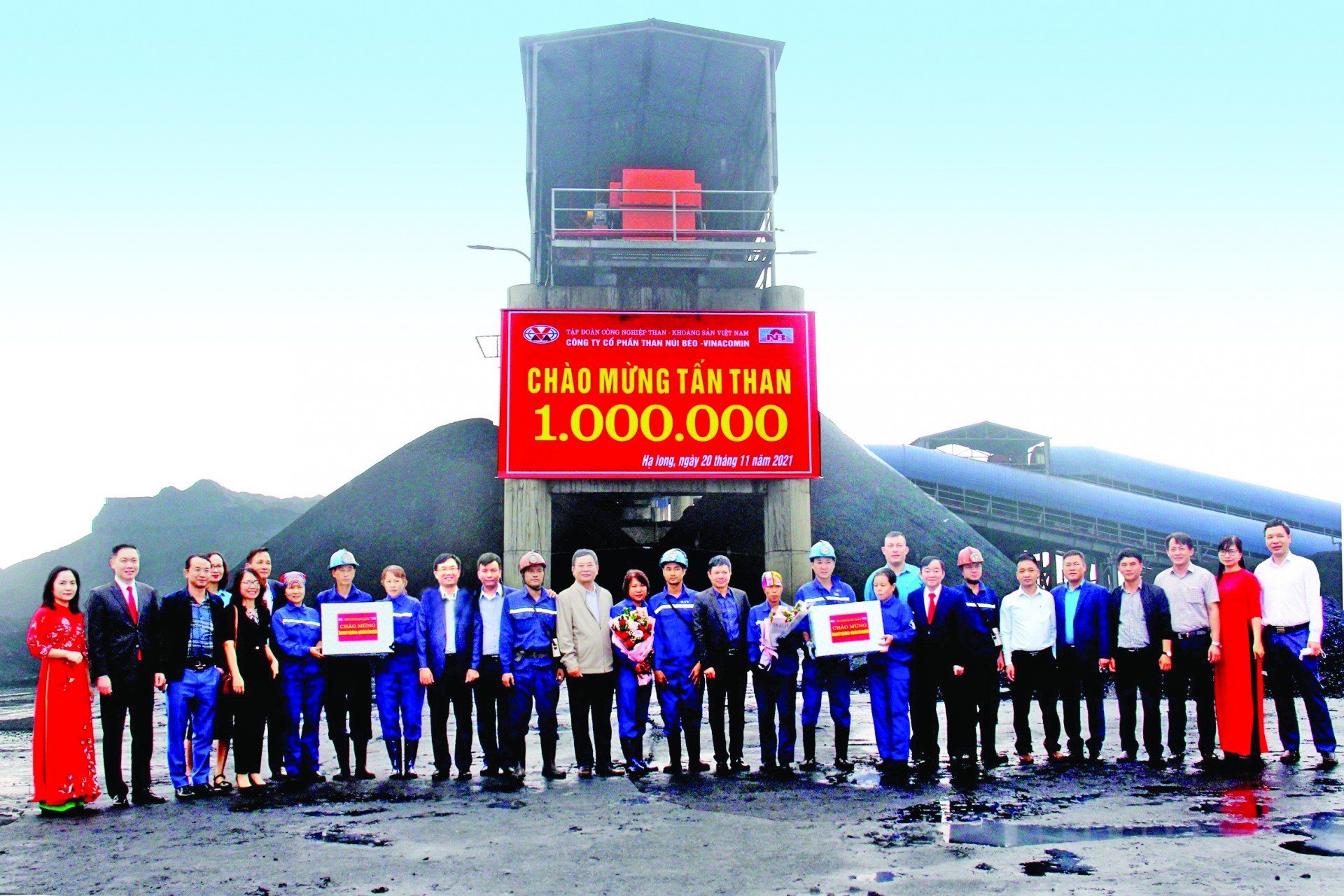 The Nui Beo Coal Joint Stock Company welcomes the one millionth tonne of coal on November 20, 2021