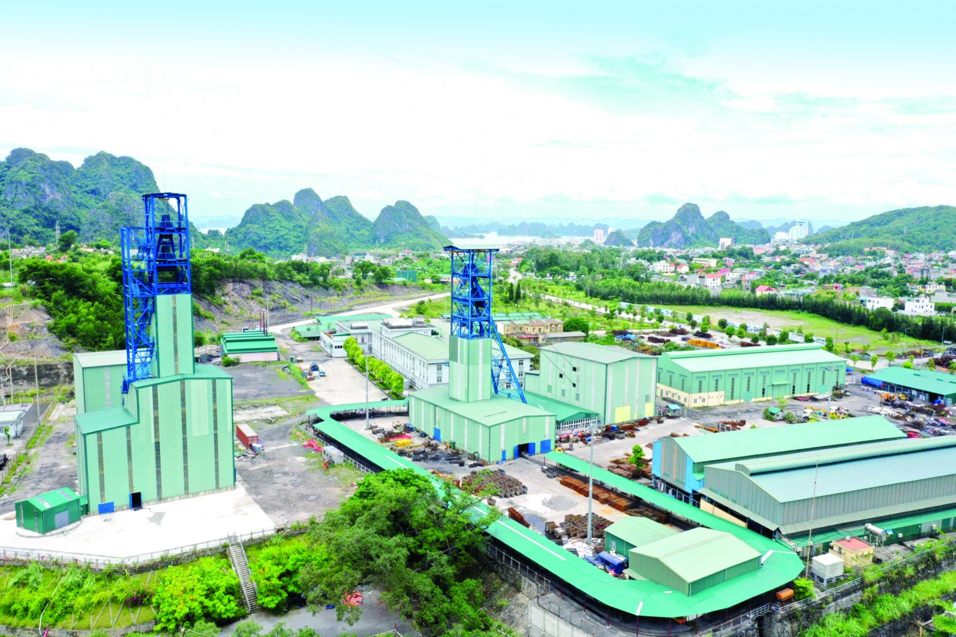 In 2009, the company mined 5.1 million tonnes of raw coal and has so far become the biggest raw coal miner of VINACOMIN