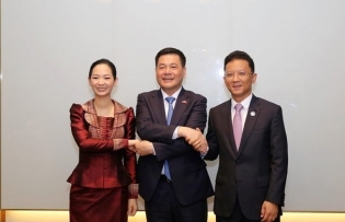 Vietnam, Cambodia promote cooperation in industry and trade