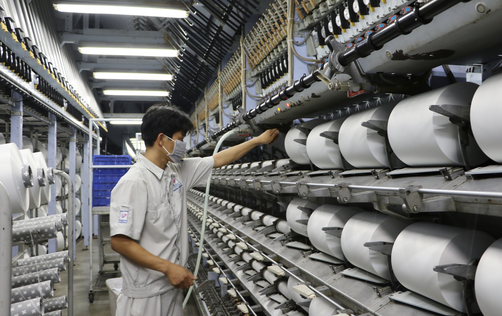 DTY fiber production at the Dinh Vu Polyester Fiber Plant DTY fiber production at the Dinh Vu Polyester Fiber Plant