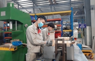 Developing supporting industries towards building a self-reliant industry