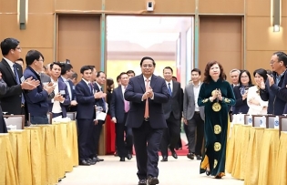 Vietnamese stock market rapidly advancing towards global standards: Prime Minister