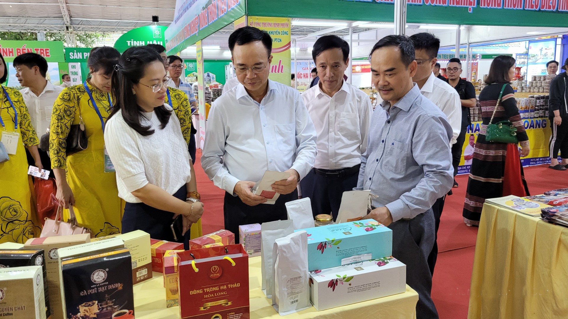 A 2023 rural industrial product exhibition - photo: Van Doc