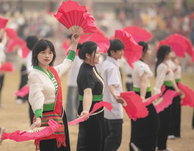 Xòe Thái Dance Festival is held to introduce the art to the wider community and call for preservation and promotion as a recognised heritage. Xòe Thái Dance Festival is held to introduce the art to the wider community and call for preservation and promotion as a recognised heritage.