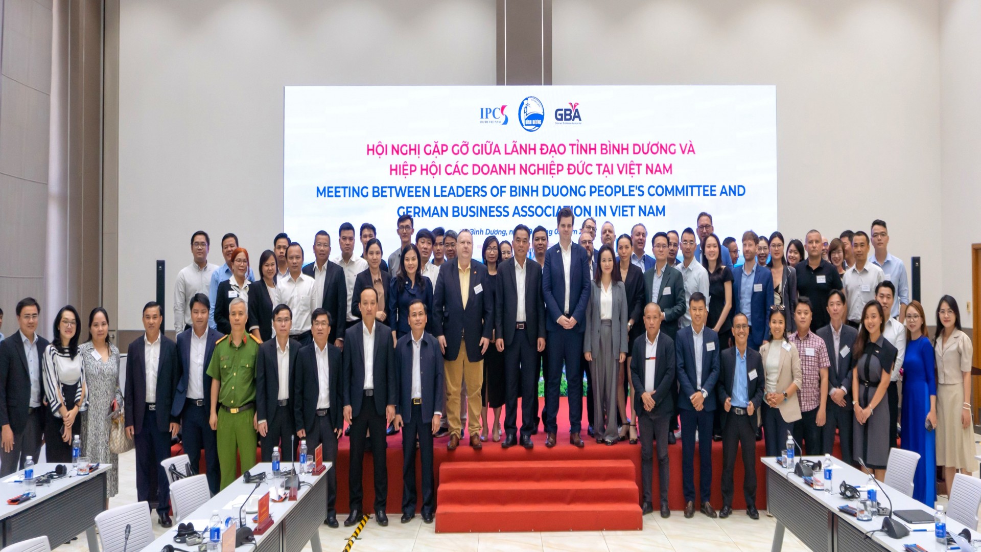 Meeting with leaders of Binh Duong Province People’s Committee