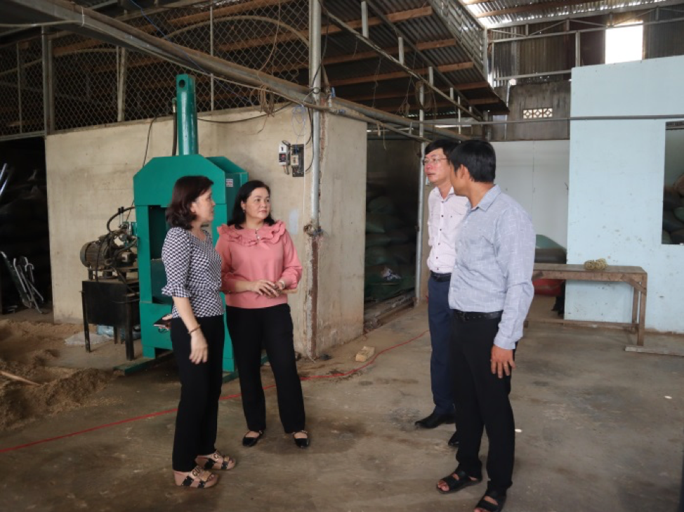 Industry promotion collaborators from Phu Trung Commune in Dong Nai Province’s Tan Phu District - photo: Industry Promotion Center of Dong Nai Province 