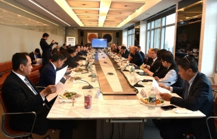 Vietnam facilitates US investment