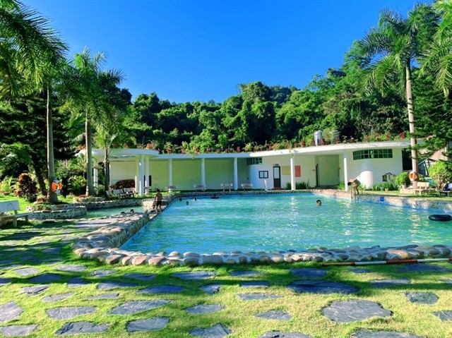 U Va Hot Mineral Springs Resort is a good choice for relaxing after hard working days. Photo dulichtaybac.vn U Va Hot Mineral Springs Resort is a good choice for relaxing after hard working days. Photo dulichtaybac.vn