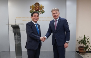 Vietnam, Bulgaria promote economic, trade cooperation