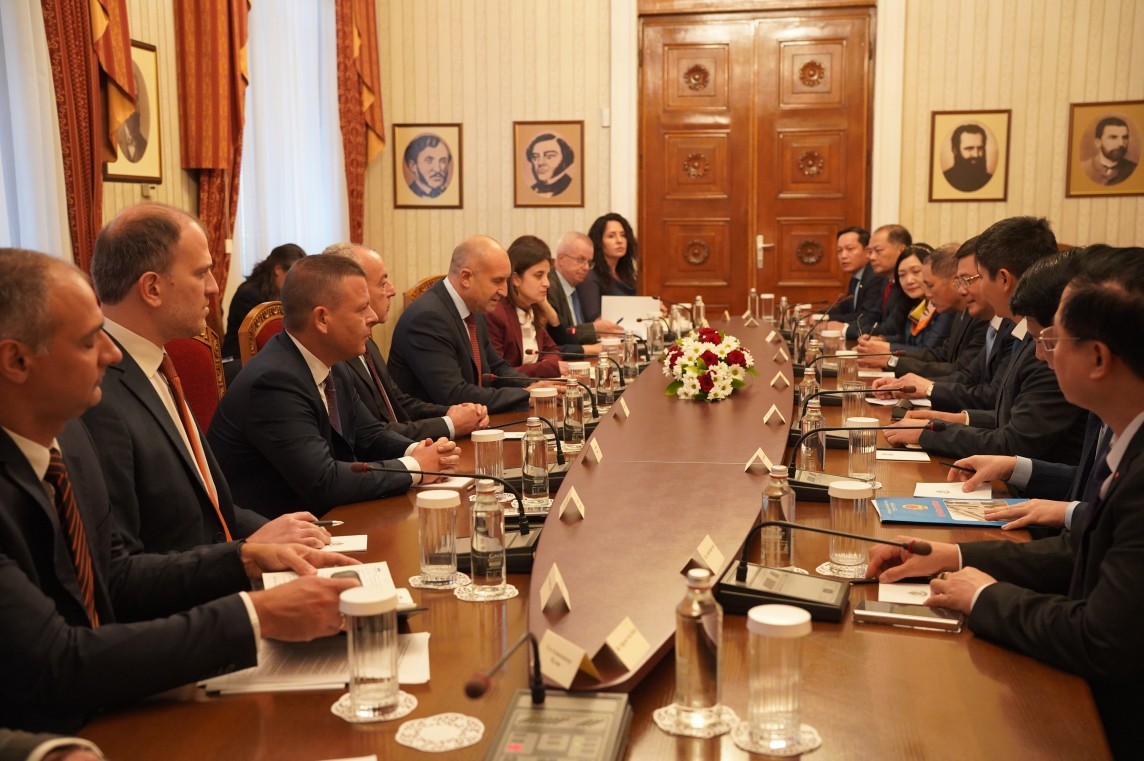 An overview of the meeting between Minister Nguyen Hong Dien and Bulgarian President Rumen Radev  An overview of the meeting between Minister Nguyen Hong Dien and Bulgarian President Rumen Radev