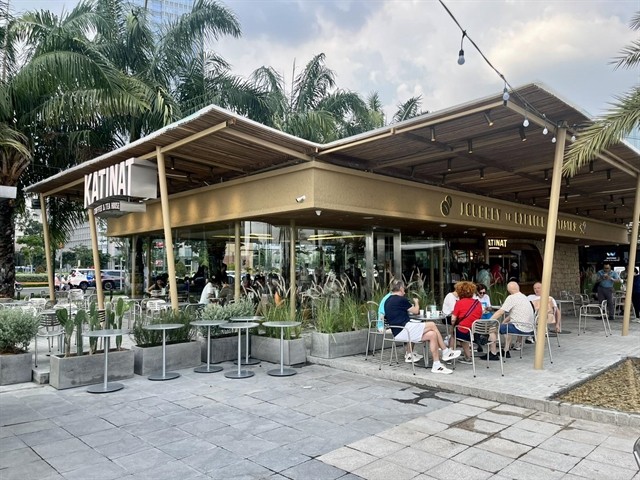 A Katinat coffee shop at Bạch Đằng Wharf. — Photo katinat.vn A Katinat coffee shop at Bạch Đằng Wharf. — Photo katinat.vn