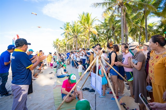 Folk Games is one of many cultural and sports activities on Cửa Đại Beach during the Summer Festival in Hội An between June and July. Photo courtesy of Hội An City's Culture and Sports Centre Folk Games is one of many cultural and sports activities on Cửa Đại Beach during the Summer Festival in Hội An between June and July. Photo courtesy of Hội An City's Culture and Sports Centre