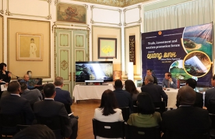 Quang Binh woos Belgian tourists, investors