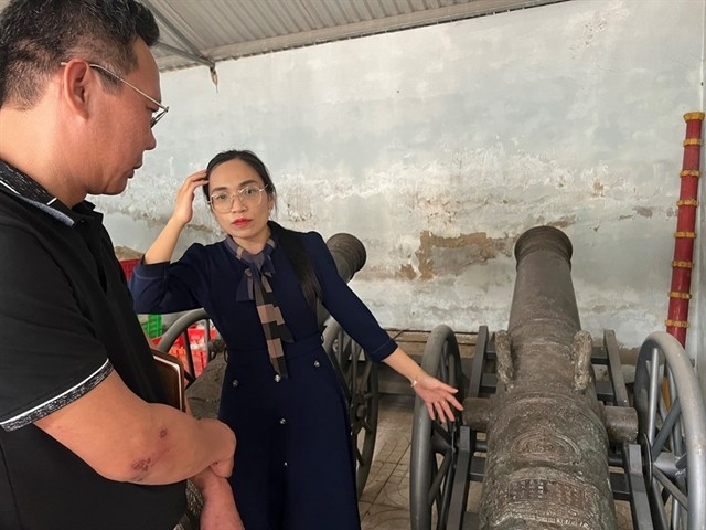 One of the three cannons, recognised as national treasures in 2013, is preserved in a poor condition at the Hà Tĩnh Museum which is actually a temporary place in the provincial library. Photo baovanhoa.vn