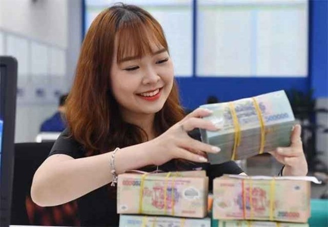 The extension is expected to reduce pressure on enterprises which are struggling to service their debts and support economic recovery under the current challenging economic situation. Photo cafef.vn