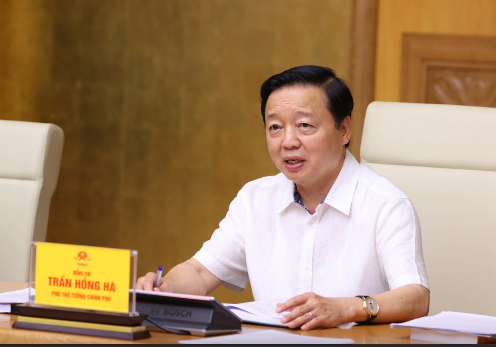 Deputy Prime Minister Tran Hong Ha emphasized that basic land investigation provides extremely important input information - photo: VGP/Thu Cuc  Deputy Prime Minister Tran Hong Ha emphasized that basic land investigation provides extremely important input information - photo: VGP/Thu Cuc