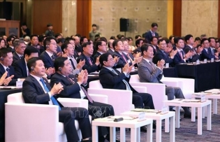 PM urges Korean businesses to expand investments in key areas