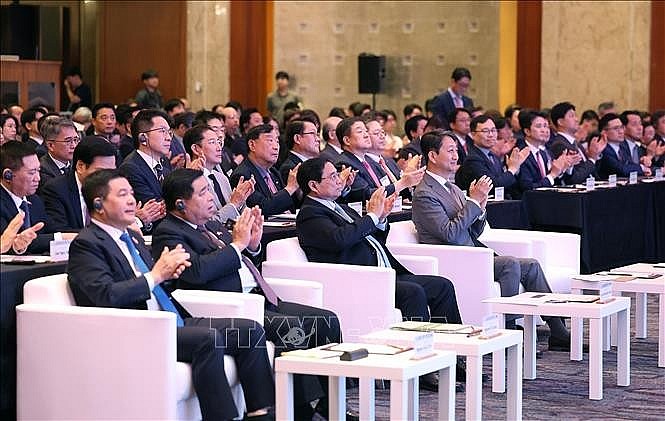 PM urges Korean businesses to expand investments in key areas