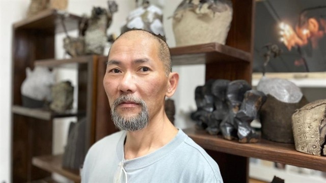 Artist Jason Lim will have workshop on performance art in Hà Nội on July 7. Photo thewest.com.au