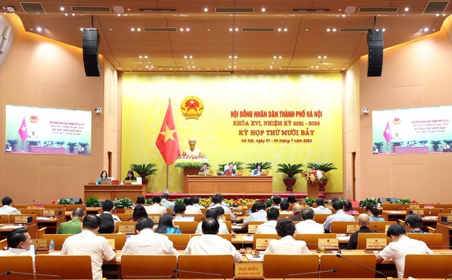 At a meeting of the Hanoi People's Council (Photo: hanoimoi.vn)