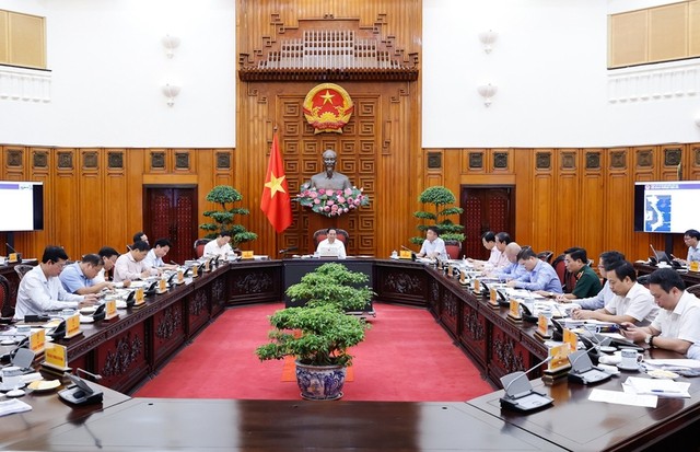 Prime Minister Pham Minh Chinh chairs a Permanent Government meeting on North-South high-speed railway, Ha Noi, July 11, 2024 - Photo: VGP Prime Minister Pham Minh Chinh chairs a Permanent Government meeting on North-South high-speed railway, Ha Noi, July 11, 2024 - Photo: VGP