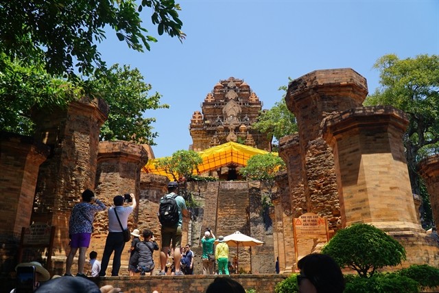 CHĂM HERITAGE: Ponagar Temple Tower, a Chăm architectural complex of temples and towers built in the mid-eighth century, is one of the most visited destinations in Khánh Hoà Province. VNA/VNS Photo Đặng Tuấn