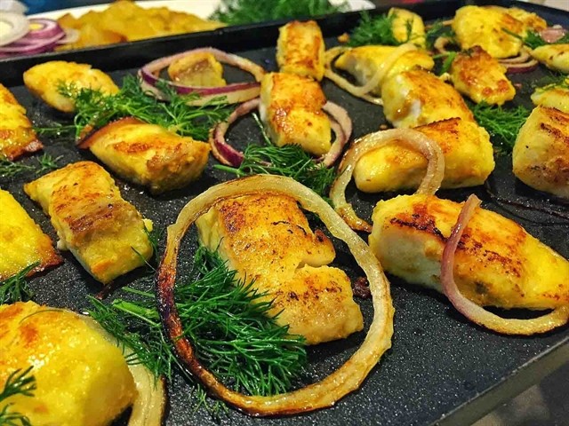 Chả cá (grilled fish) is among the best food of Hà Nội that gains international fame. Photo vietnamopentour.com.vn