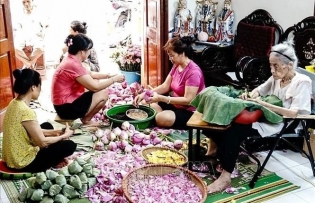 Hanoi lotus-scented tea making craft listed among national intangible cultural heritage