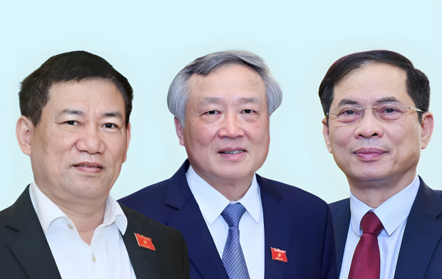 Three new Deputy Prime Ministers Ho Duc Phoc, Nguyen Hoa Binh, Bui Thanh Son (from L)