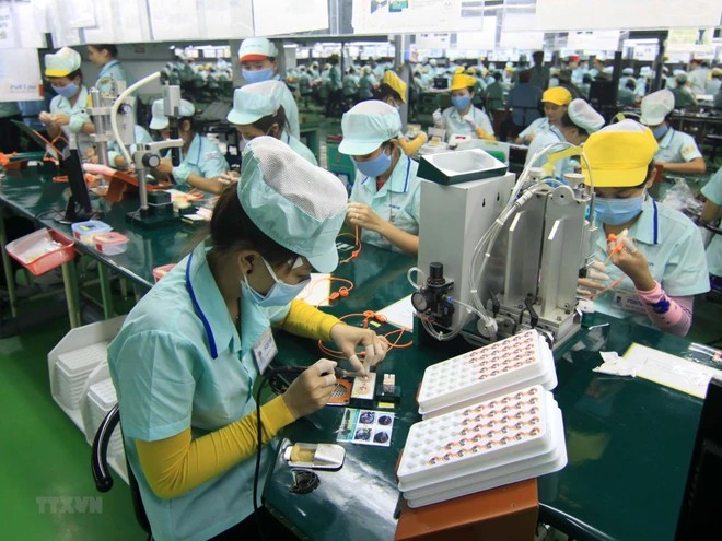 Vietnam earned 77.4 billion USD from electronics exports as of August 15, rising 20% year on year. (Photo: VNA)