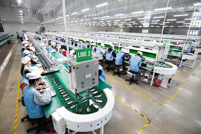 Vietnam posts trade surplus of nearly US$15.5 billion by mid-August