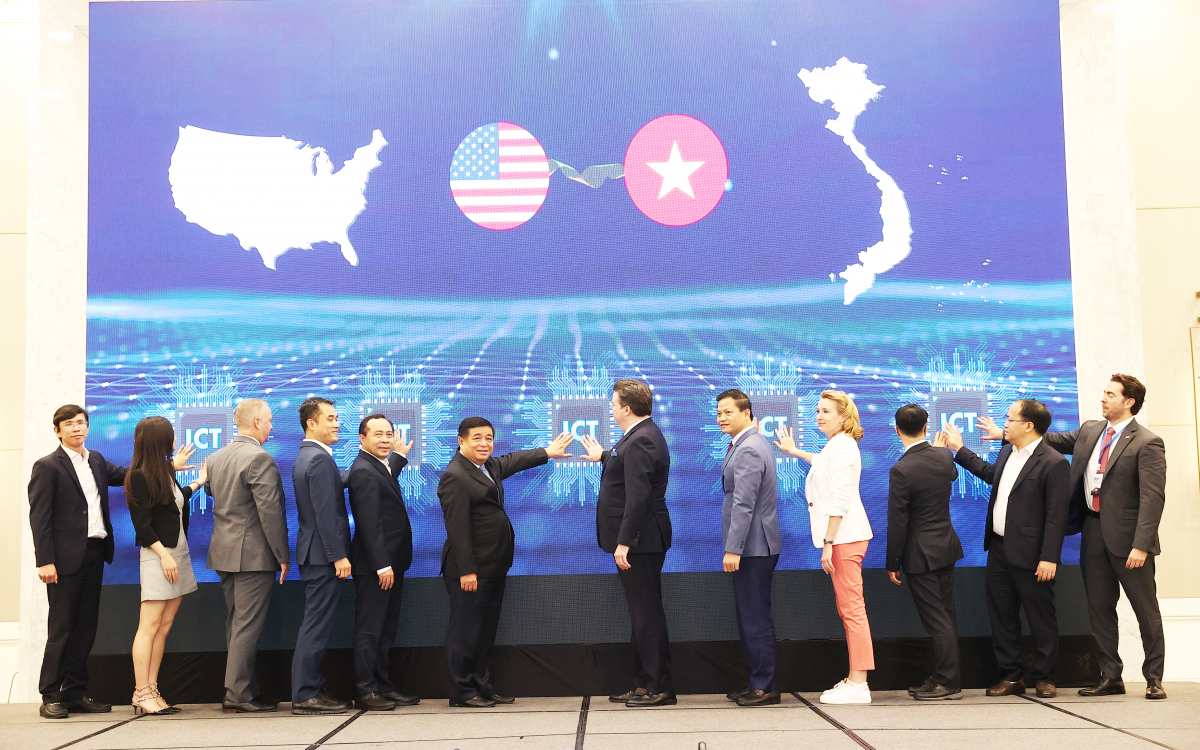 Vietnam to boost semiconductor development with US support